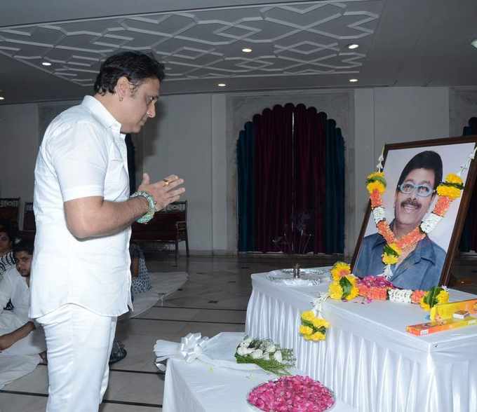  Anupam Kher, Govinda, Jackie Shroff at Bollywood producer Sudhakar Bokhade's prayer meet